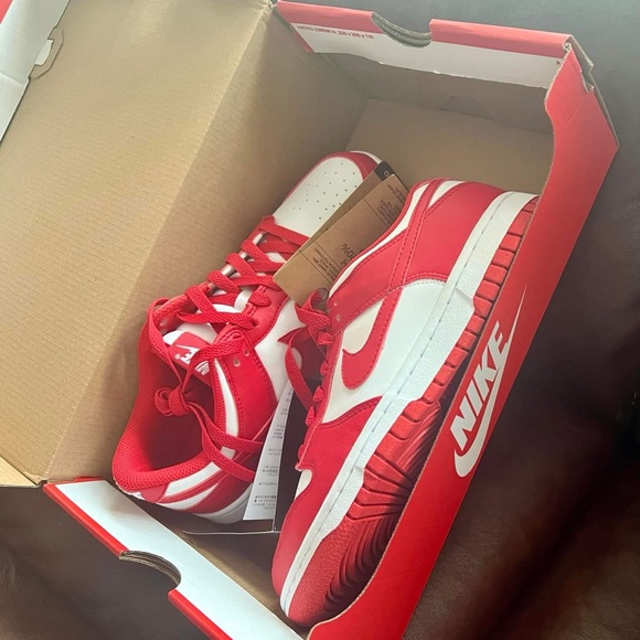 Nike Dunks Low - Red - Picture 3 of 3